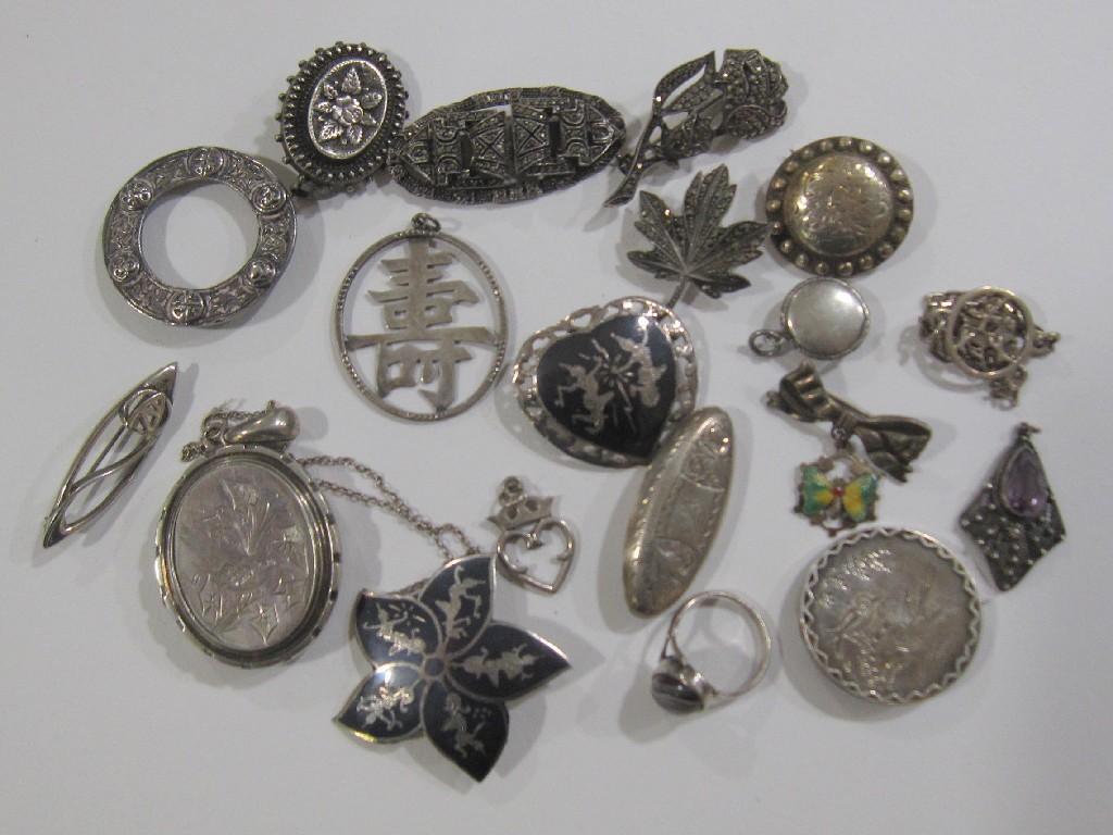 Appraisal: Quantity of silver and white metal jewellery to include marcasite