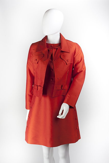 Appraisal: A Louis F raud red jacket and skirt suit the