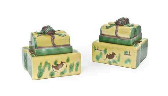 Appraisal: A Pair of Chinese Porcelain Lidded Boxes in the form