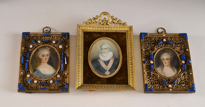 Appraisal: PAIR OF TH CENTURY PORTRAIT MINIATURES OF COURT LADIES AND