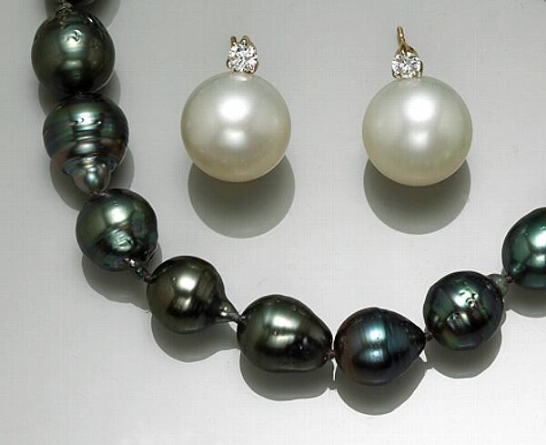 Appraisal: A collection of cultured pearl diamond and k gold jewelry