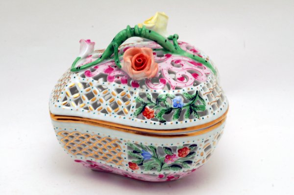 Appraisal: Herend reticulated covered box heart shaped with three dimensional flowers