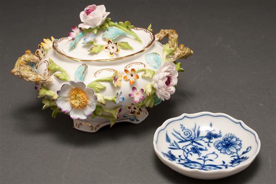 Appraisal: Coalport porcelain sugar bowl in the Coalbrookdale pattern and a