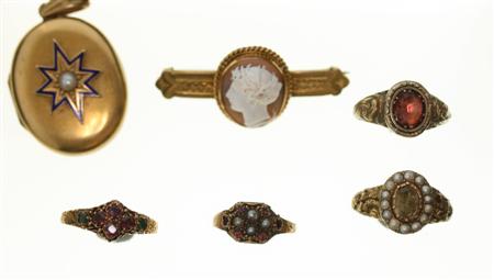 Appraisal: A group of four Victorian gem set dress rings one