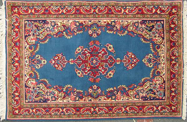 Appraisal: A Sarouk rug size approximately ft in x ft