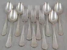 Appraisal: A set of twelve each silver table spoons and forks