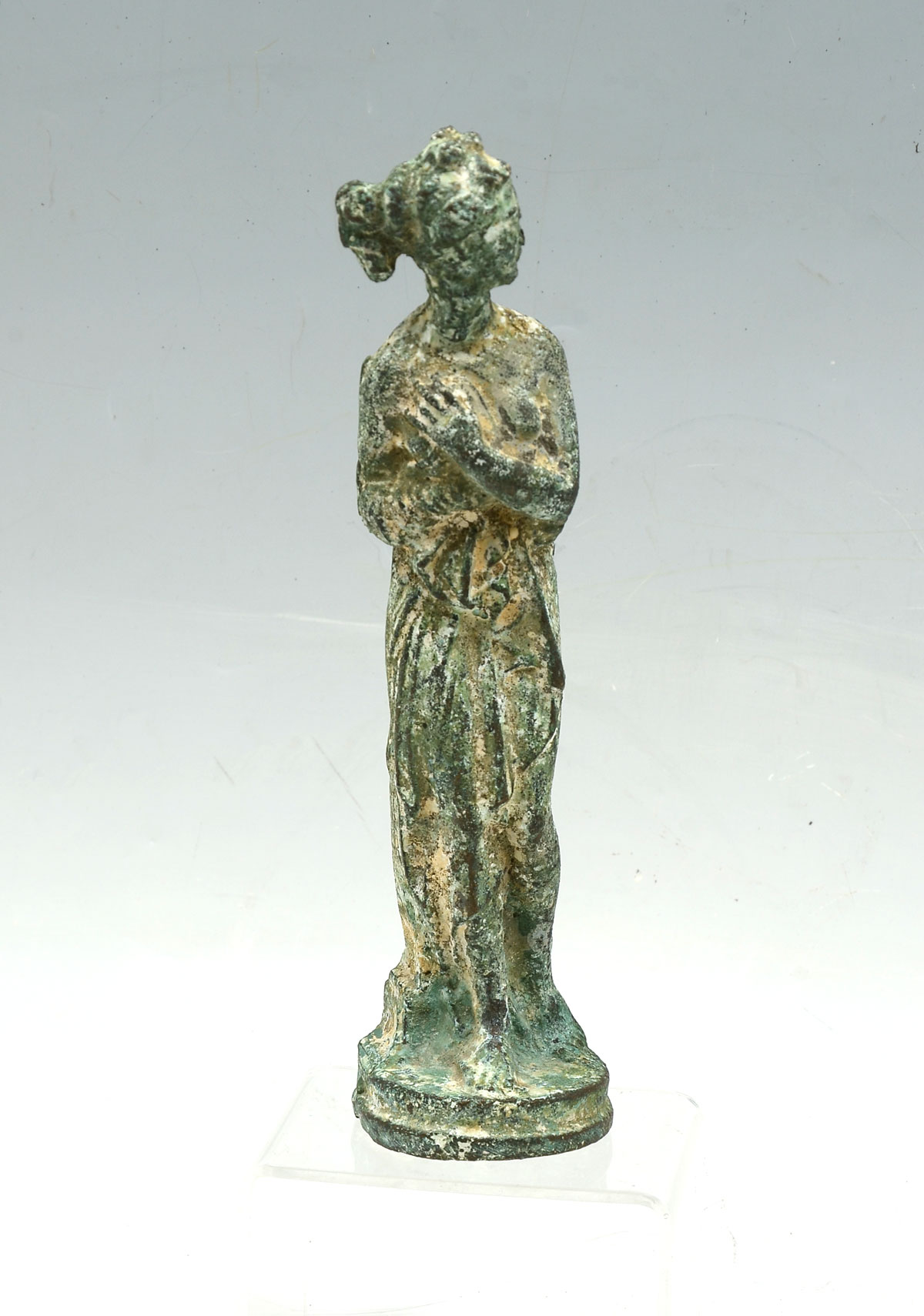 Appraisal: ANTIQUE BRONZE SEMI-NUDE FEMALE STATUE Old bronze statue of a