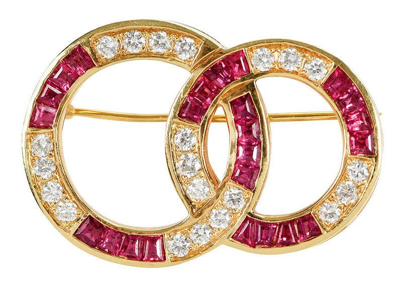 Appraisal: kt Diamond and Ruby Brooch intertwined double circle design round