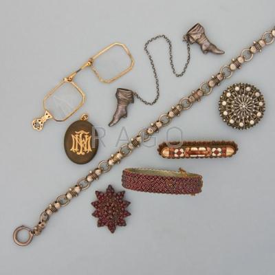 Appraisal: COLLECTION OF VICTORIAN JEWELRY Eight pieces k gold pince-nez glasses