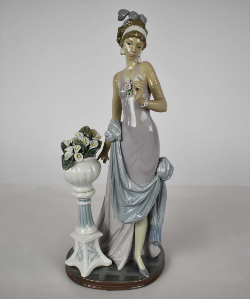 Appraisal: LLADRO PORCELAIN FIGURE OF A FLAPPERThe underside impressed with the