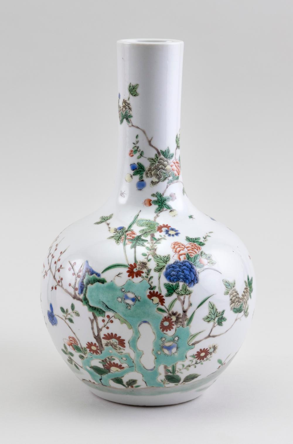 Appraisal: CHINESE POLYCHROME PORCELAIN BOTTLE VASE LATE TH EARLY TH CENTURY