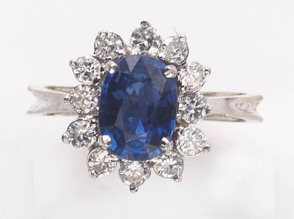 Appraisal: A sapphire diamond and k white gold ring sapphire weighing