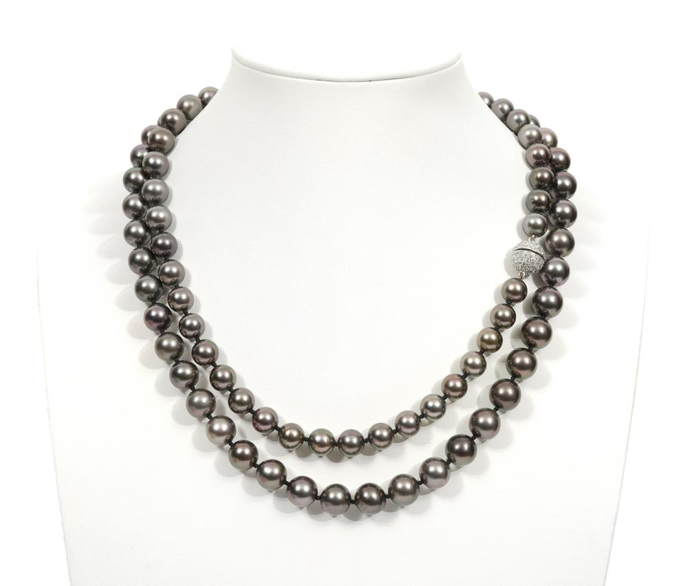 Appraisal: TAHITIAN PEARL AND DIAMOND NECKLACETahitian pearl necklace features - mm