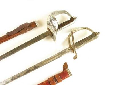 Appraisal: A Royal Artillery Officer's dress sword with etched blade and