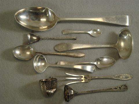 Appraisal: Irish silver tablespoon Dublin maker TK TO l with a