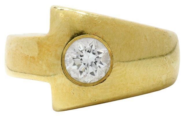 Appraisal: Estate kt yellow gold ring set with one round brilliant