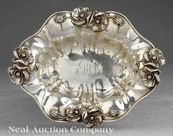 Appraisal: An American Art Nouveau Sterling Silver Repouss Bowl William B