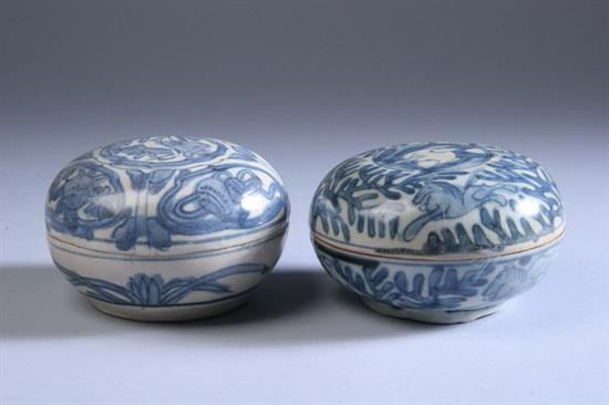 Appraisal: TWO CHINESE BLUE AND WHITE PORCELAIN BOXES Ming dynasty Wanli