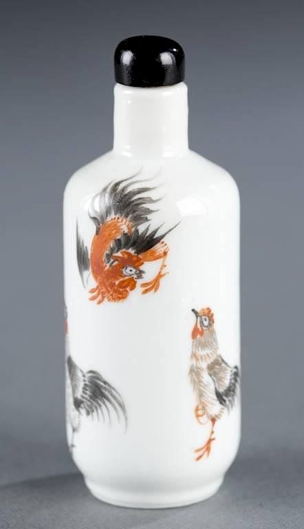 Appraisal: Porcelain enameled Chinese snuff bottle - roosters A porcelain Chinese