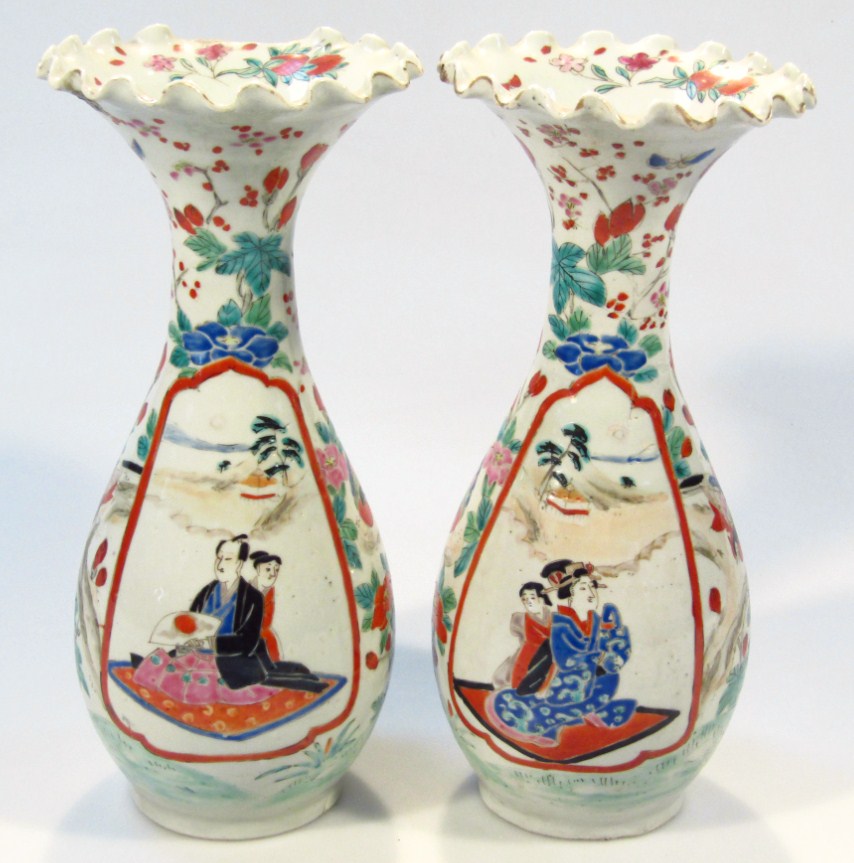 Appraisal: A near matching pair of early thC Chinese famille vert