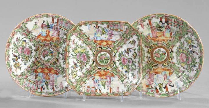 Appraisal: Three Oriental Porcelain Plates fourth quarter th century comprised of