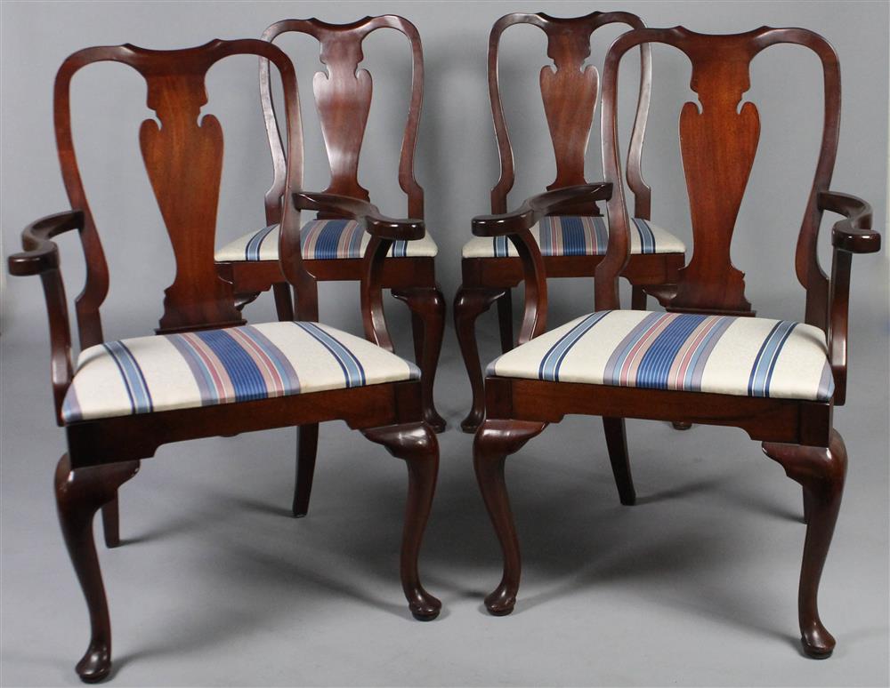 Appraisal: A SET OF FOUR QUEEN ANNE STYLE MAHOGANY DINING CHAIRS