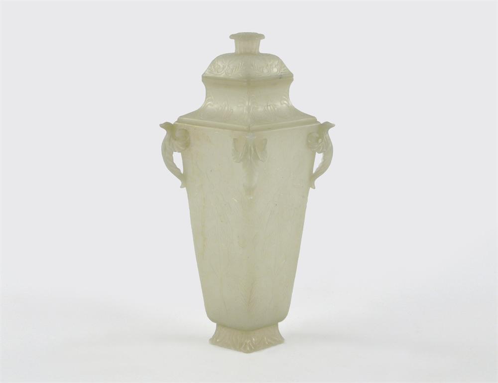 Appraisal: A fine Chinese Moghul-style jade vase and cover