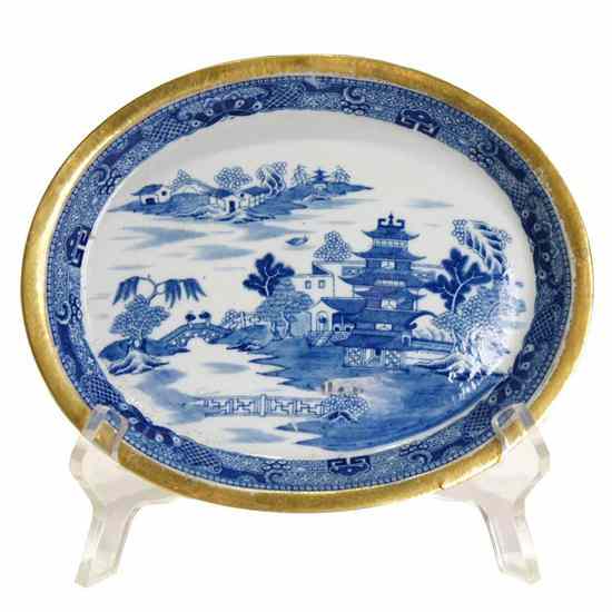 Appraisal: An English George III Porcelain Willow Pattern Oval Teapot Stand