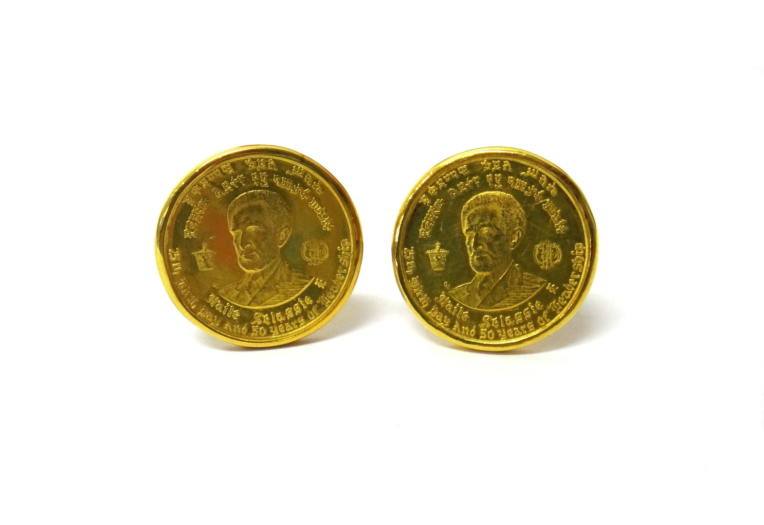 Appraisal: A pair of gold cufflinks each mounted with an Ethiopian