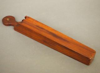 Appraisal: Hanging wall box A th century Mahogany hanging wall box