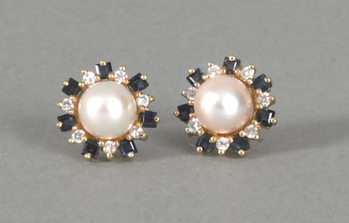 Appraisal: K yellow gold earrings with mm pearl surrounded by alternating