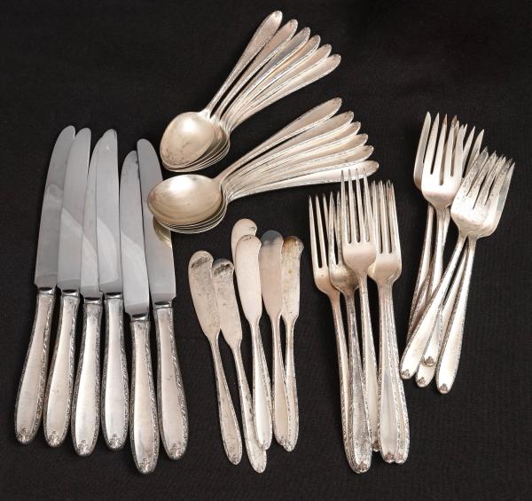 Appraisal: ALVIN 'SOUTHERN CHARM' STERLING FLATWARE SERVICESterling silver service for six