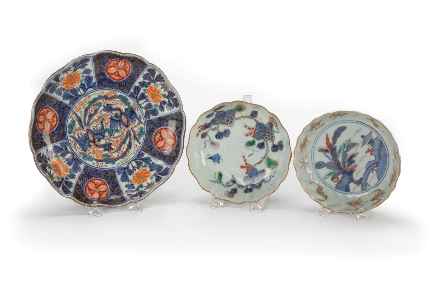 Appraisal: THREE PIECES OF JAPANESE IMARI Late th- th century Scalloped