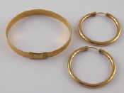 Appraisal: A mixed lot comprising a pair of carat gold hoop