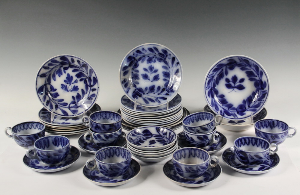 Appraisal: PCS EARLY FLOW BLUE CHINA - All Laurel Leaf pattern