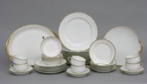 Appraisal: Dinner Service of Haviland Limoges piece set includes table setting