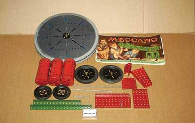 Appraisal: Meccano a quantity of loose components in red and green