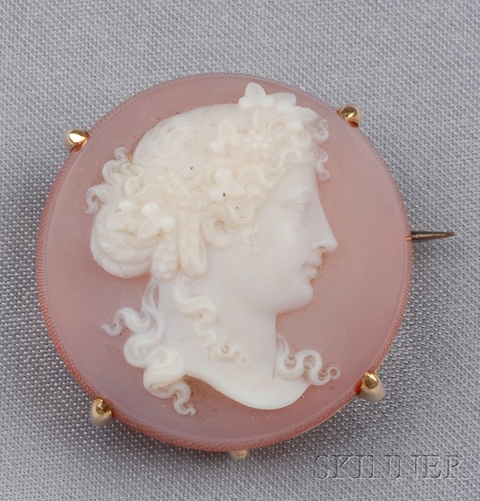 Appraisal: Antique Hardstone Cameo Brooch carved to depict a classical maiden