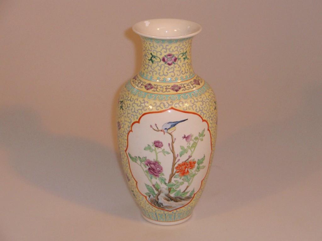 Appraisal: A Chinese Republican period ovoid vase with slightly flared neck