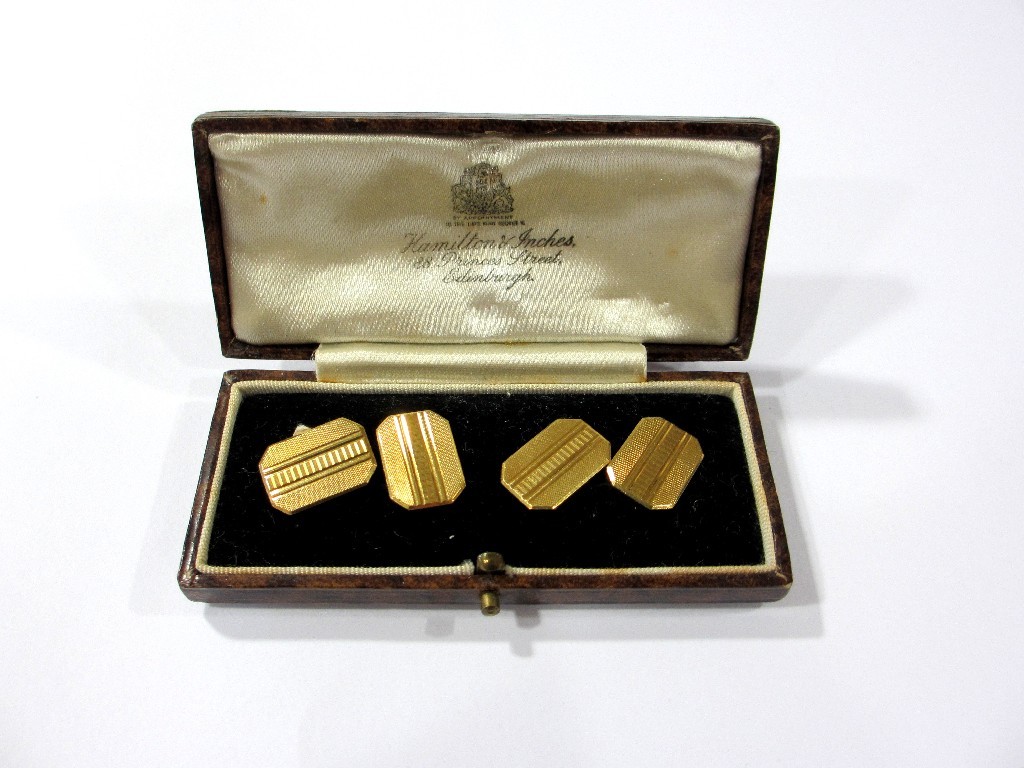 Appraisal: A pair of Deco gents ct gold cuff links rectangular