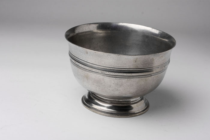 Appraisal: PEWTER BROTH BOWL JOHN TOWNSEND LONDON ENGLAND CIRCA - Maker's