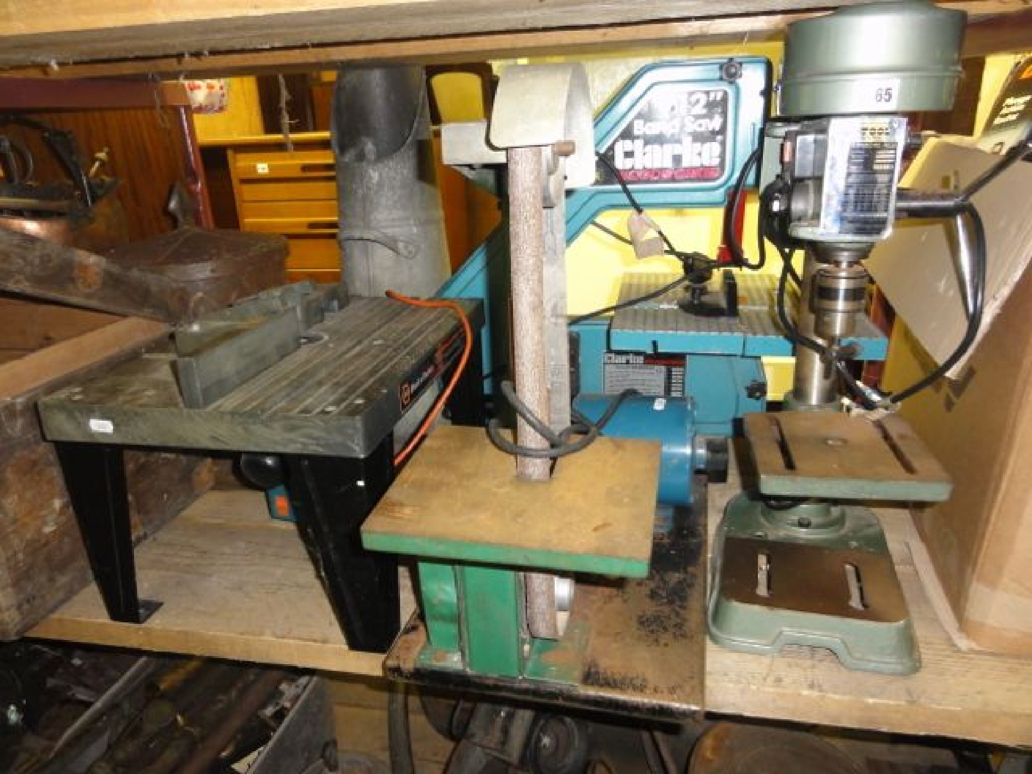 Appraisal: A Clarke woodworker bench top twelve inch electric band saw