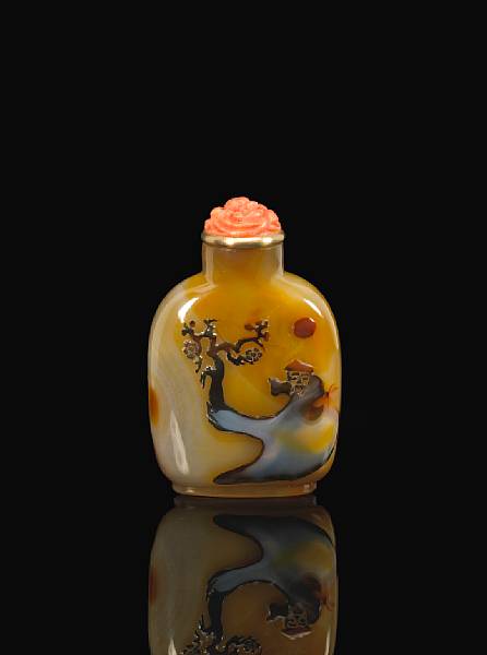 Appraisal: A rare carved silhouette agate snuff bottle - Of a