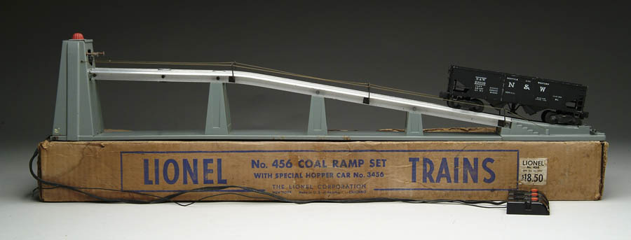 Appraisal: LIONEL COAL RAMP SET W OB Set in original box