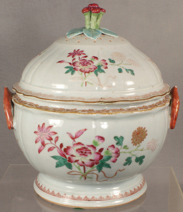 Appraisal: Chinese export porcelain Famille Rose covered tureen w pierced lid