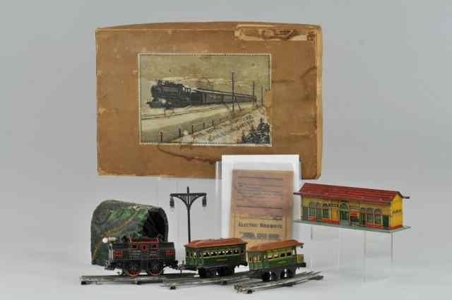 Appraisal: BOXED BING ''O'' GAUGE TRAIN SET Germany c features cast