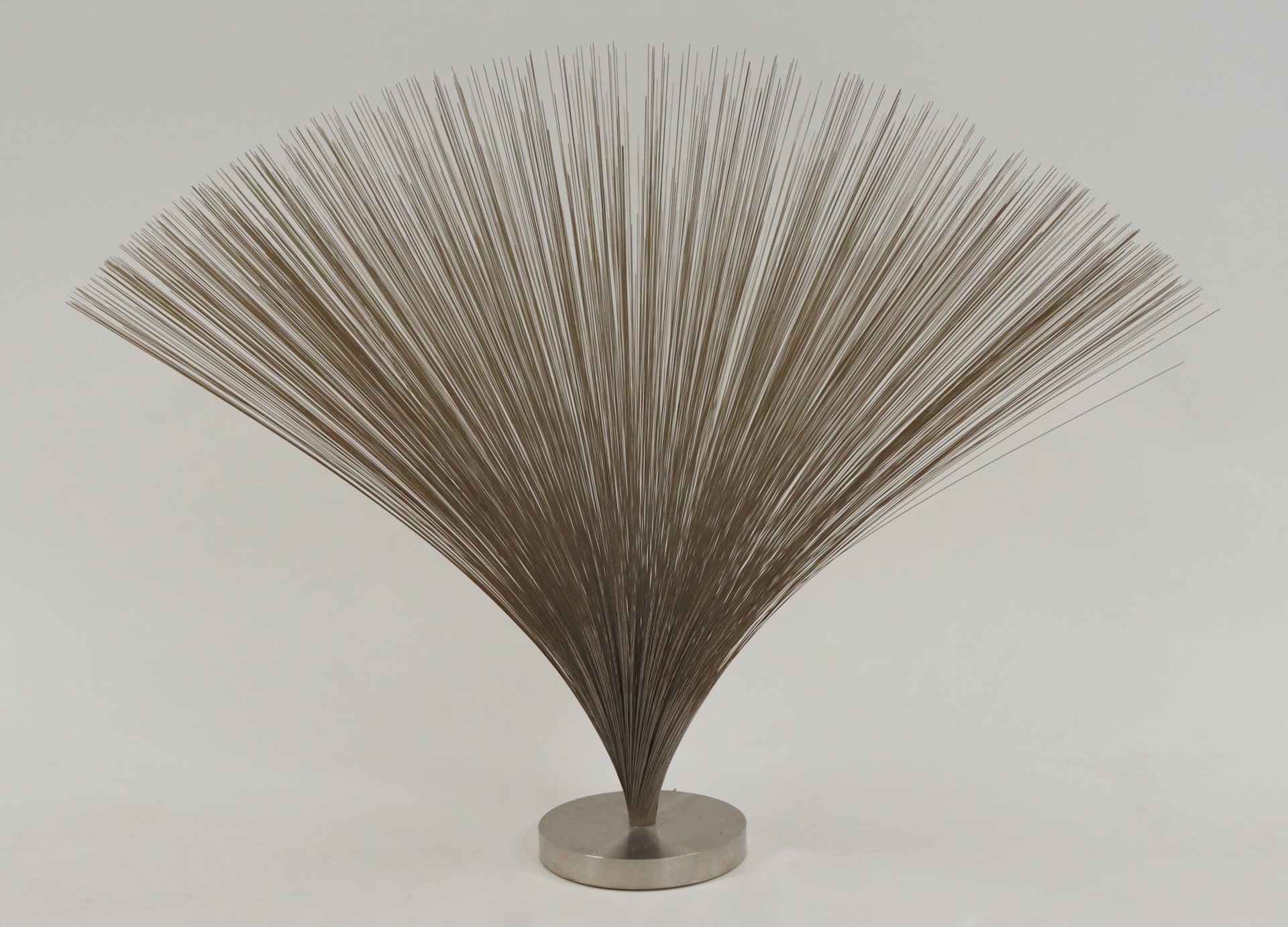 Appraisal: HARRY BERTOIA AMERICAN - Spray sculpture Welded steel within a