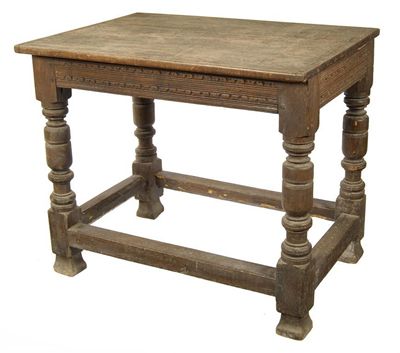 Appraisal: A joined oak table the rectangular triple plank top with