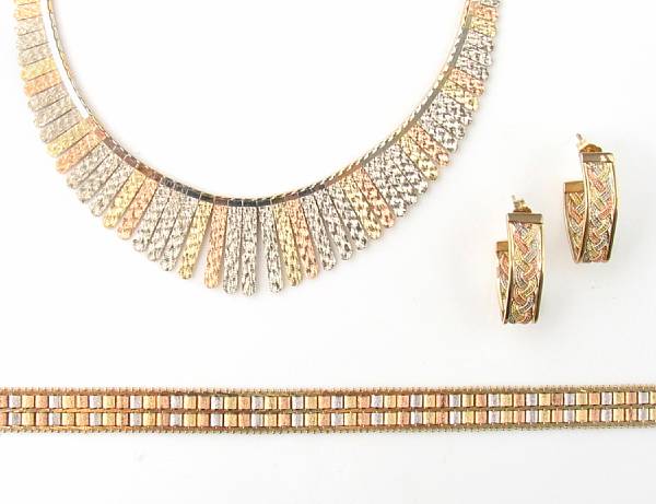 Appraisal: A collection of tri-color k gold jewlery featuring a bracelet