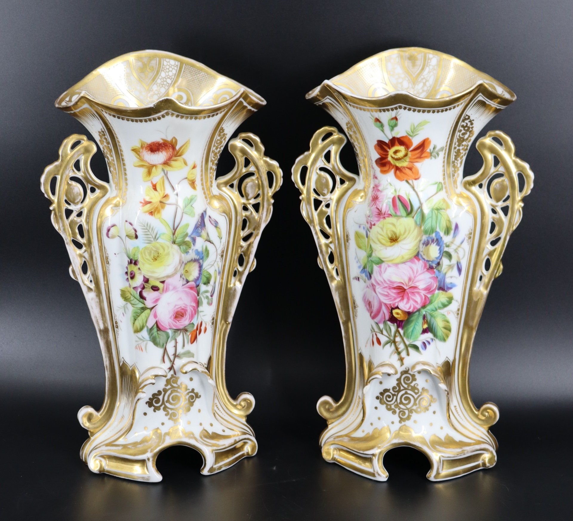 Appraisal: A Pair of Old Paris Porcelain Vases From a Queens